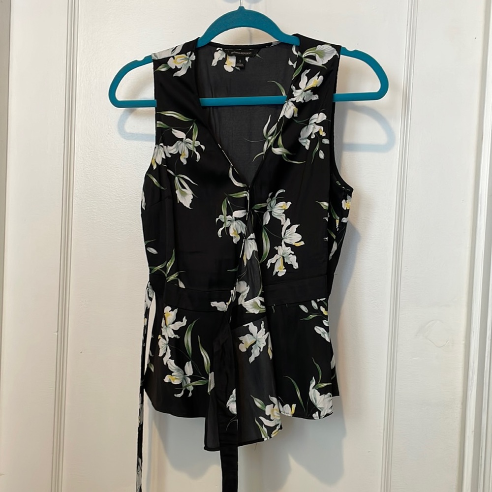 Banana Republic sleeveless floral wrap top